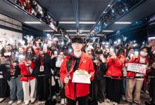 【乐玩LEWIN】T1分享Faker生涯1000场赛后大合影：感谢所有祝福的粉丝们-乐玩真人线上娱乐