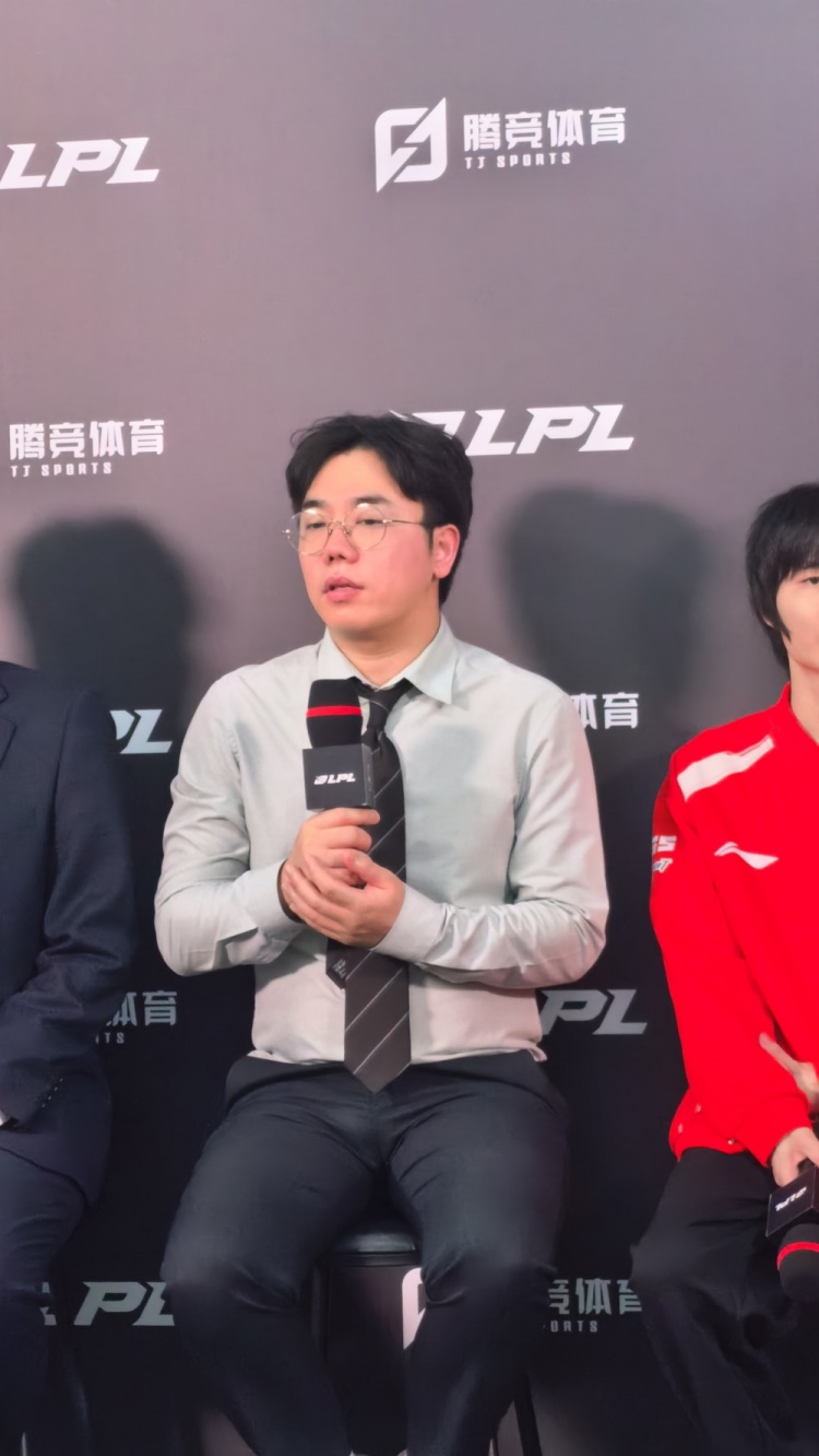 有人送的太离谱！TES.Homme教练：我准备没做好 导致了比赛的失利