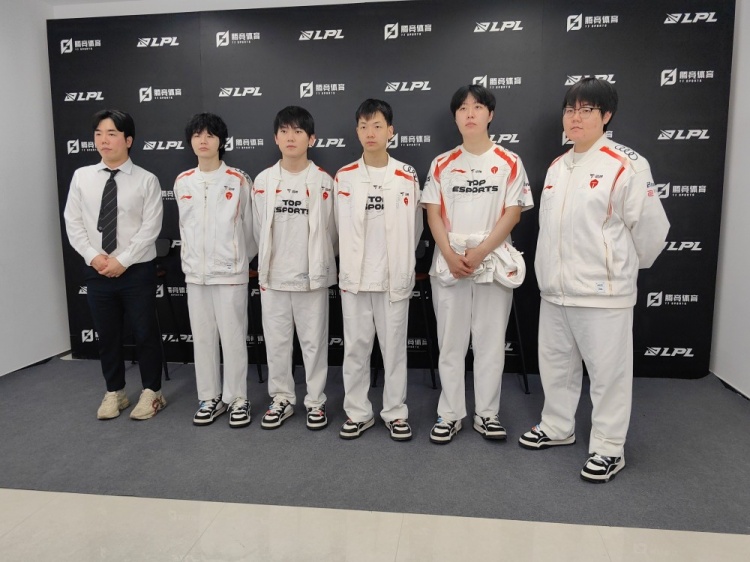 TES赛后群访 Kanavi：劫有机会的话会选 约里克应该是不会选的
