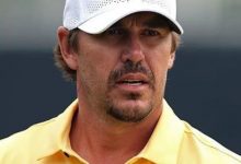 大发体育-科普卡在 LIV 赛事中将发球区标记击向观众，大发助力你的致富之路！-乐玩真人线上娱乐