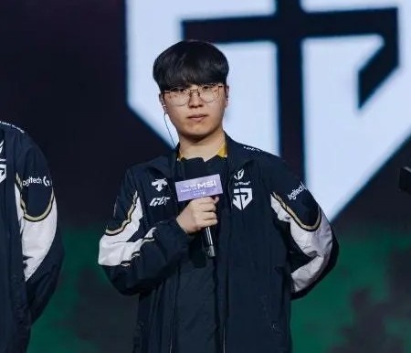 Kiin：AL运营和交战都有优点；当前版本以小龙为主