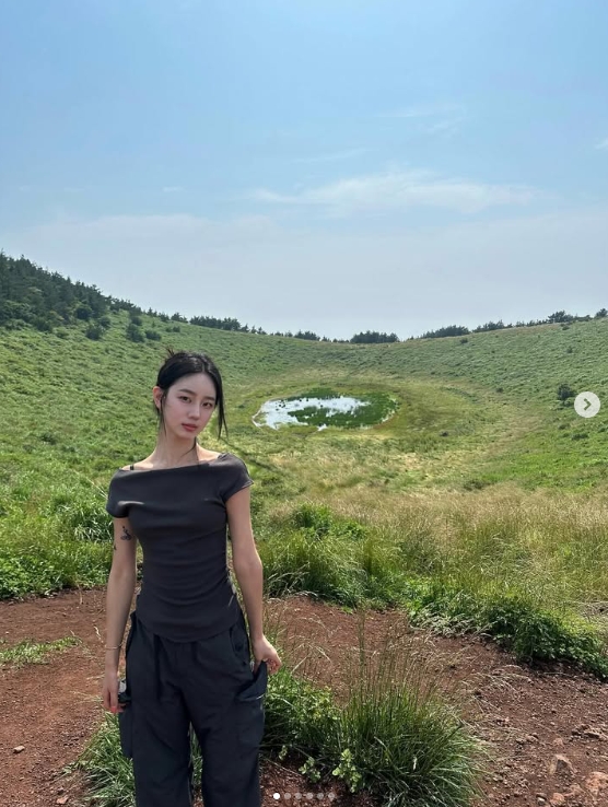 Peyz姐姐晒照：到户外呼吸新鲜空气~