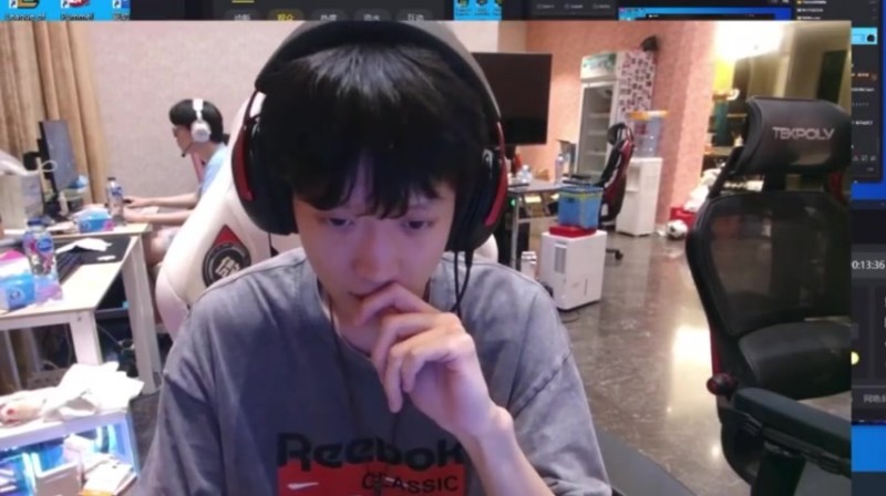 弹幕讨论🚬Shanks:无所谓封了就封了吧 反正是官方号不是我号