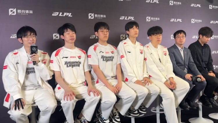 Flandre：跟Scout基本没什么交流 只专注在想办法怎么弄他上面了