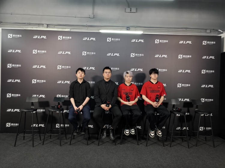 FPX赛后群访 教练：仍需要时间继续磨合 要做好资源团前的落位