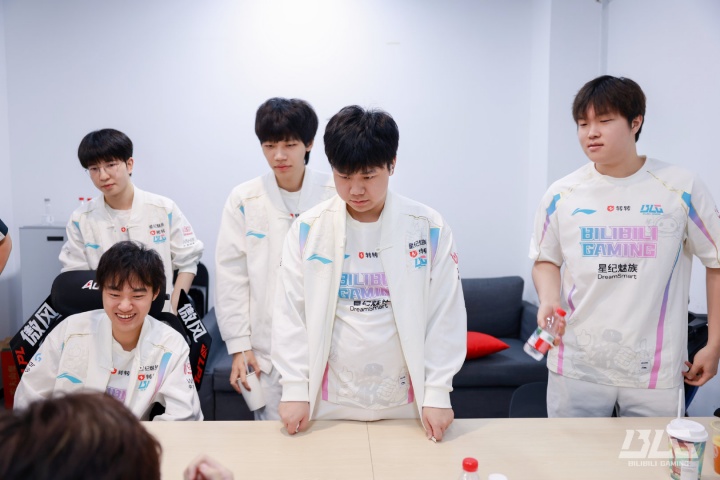 中韩赛区第三阶段全胜仅有EDG🤣GEN、T1、BLG全有负场
