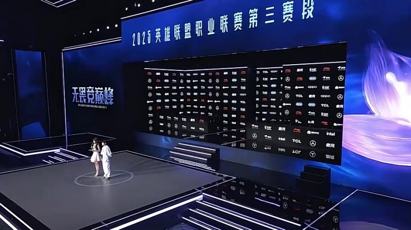 JackeyLove:Hang说我伟大开心就好;祝大家新年快乐