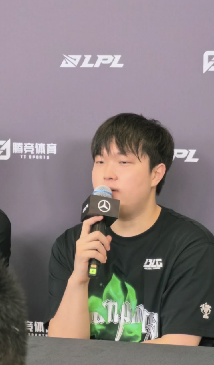 唯一的当然有含金量！Bin：LPL第一个年度总冠军很有含金量