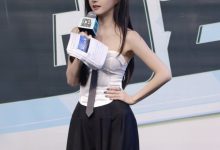 【乐玩LEWIN】好美👅PEL主持方游晒照:肤白貌美搭配纯欲辣妹抹胸-乐玩真人线上娱乐