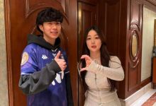 【乐玩LEWIN】MKOI晒出中单JOJO与解说Kitty合照:希望你喜欢Jojo带去的队服-乐玩真人线上娱乐