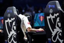 【乐玩LEWIN】LOL官推分享水晶爆炸时Shanks捂脸的照片并配文：梦想破灭-乐玩真人线上娱乐