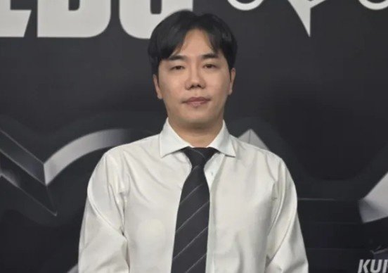 Homme:今天第一局如果贯彻冲阵阵容赢下来,队员应该能在后续比赛中发挥得更好