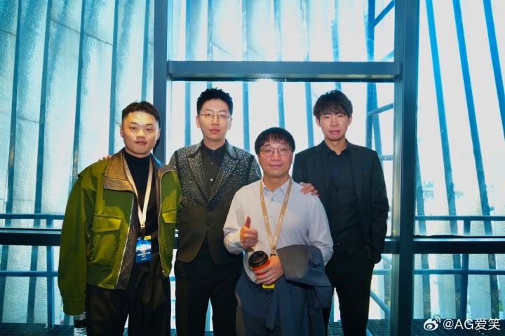 AL经理爱笑晒俱乐部荣誉:感谢所有相遇!明年好好努力,继续冲!