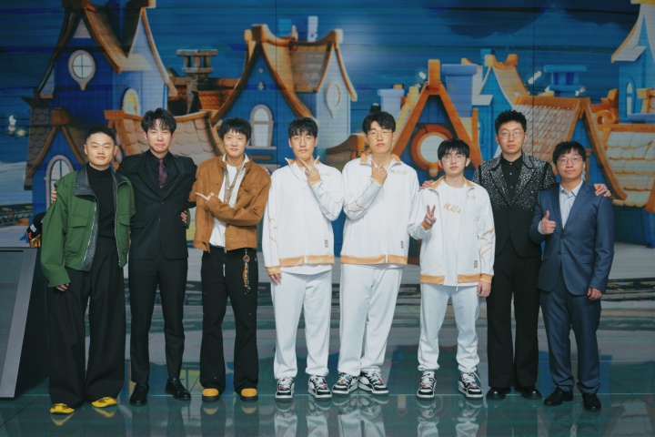 AL更博感谢:今天收获了很多奖项,致敬所有并肩作战的伙伴们