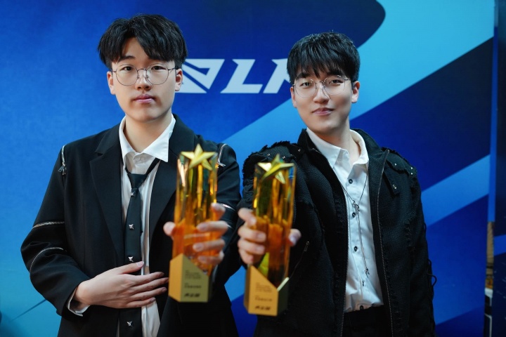 AL.Kael:很高兴能拿到年度最佳辅助奖项,感谢AL所有人和粉丝们