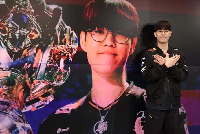 guma：？？？Oner：今年下路比较重要所以去得最多，积极看待各种梗