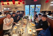 【乐玩LEWIN】JDG辅助Vampire晒出平安夜聚餐合照：爽吃烤肉，GALA表情愉悦-乐玩真人线上娱乐