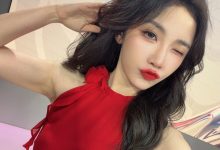 【乐玩LEWIN】KPL女解说小鹿晒照：🌻💃🏻~-乐玩真人线上娱乐