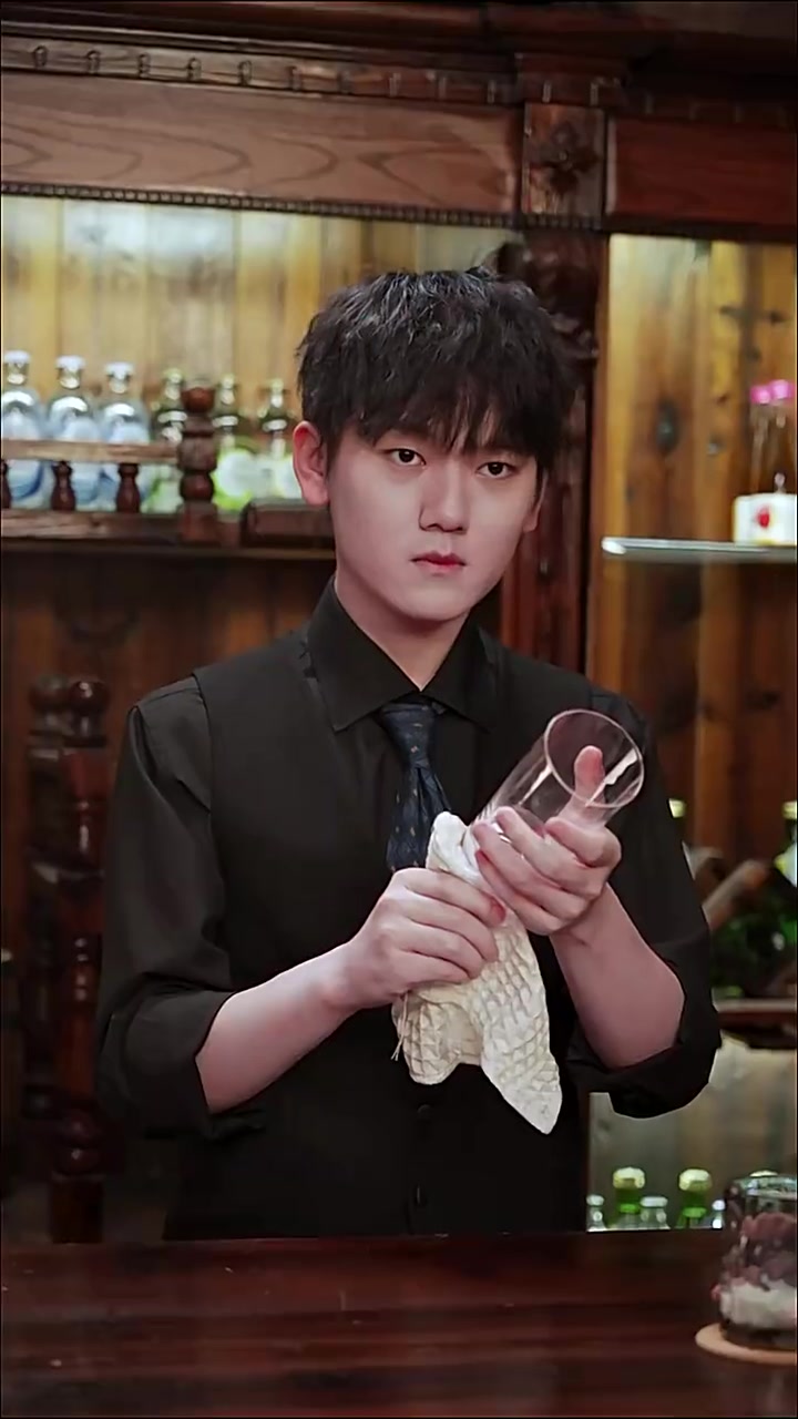 JackeyLove发布视频：谁点的伊泽瑞尔特饮？