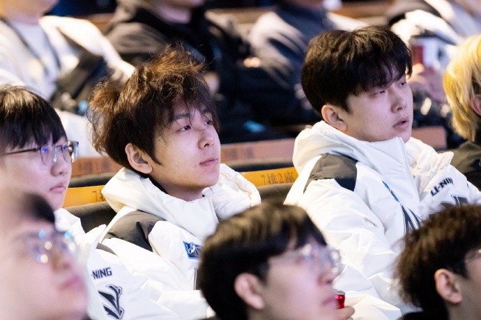 LPL发布选手大会返图:联盟将以更高标准、更严要求迎接新的一年