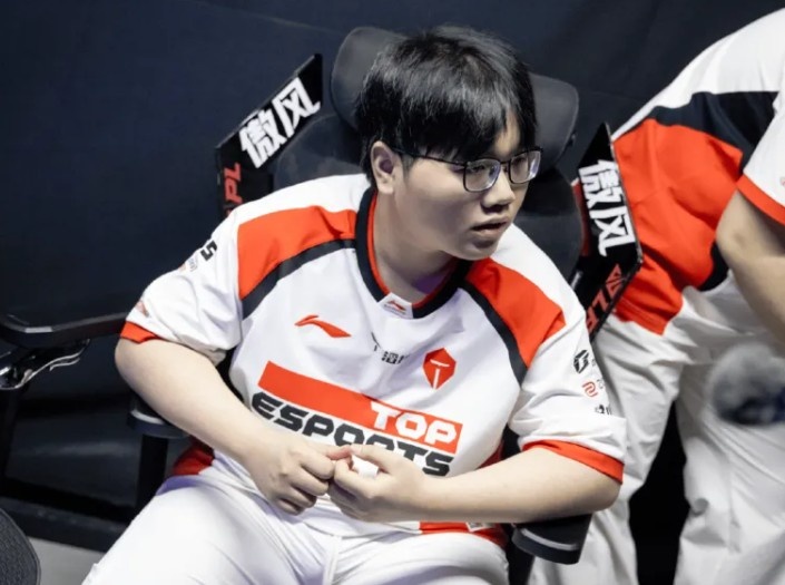 JiaQi：拿下赛季首胜很开心，9哥没有骗我们啊