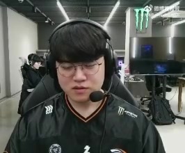 双C有人没得吃！Zeka自称很饿 Gumayusi：刚吃了两个汉堡很饱