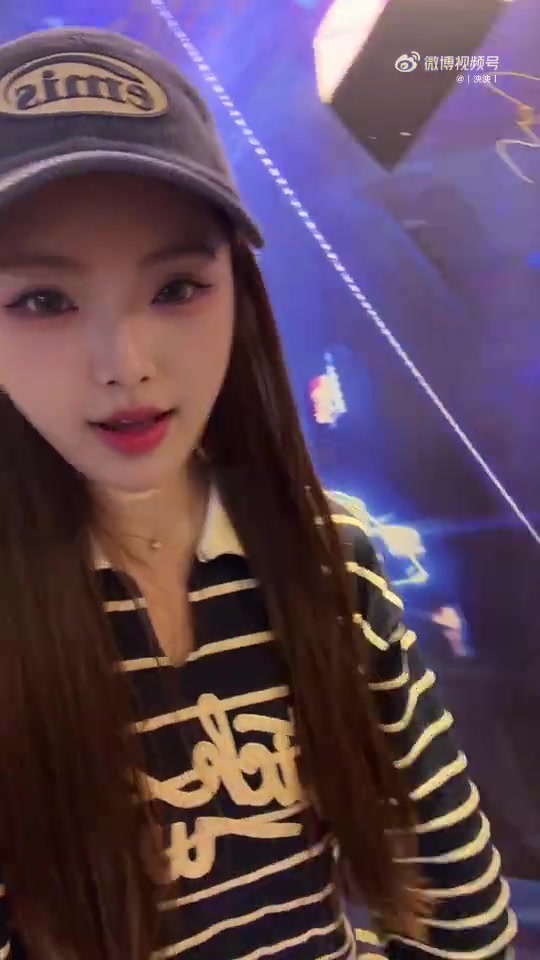 主持人泱泱更新动态：马上最爱的日子就要来啦！NBA和LPL同时开赛