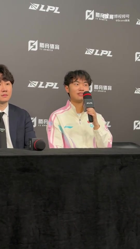 knight谈出道八周年：自己刚上比较紧张 拿每个冠军都很印象深刻