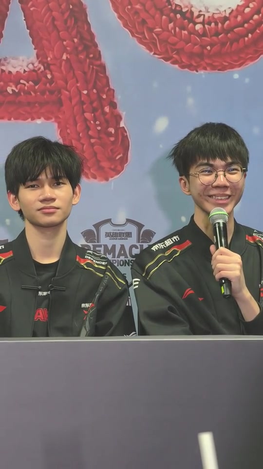 Junjia：我觉得HongQ应该不需要什么建议 就玩的很好所以不用建议