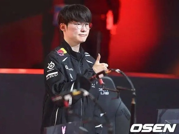 Faker：发挥Peyz自信心以及选进攻性英雄时，团队要给予充分支持