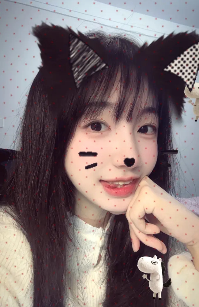 月宝真好看！LPL女主持十月晒照：幸福ing☺️