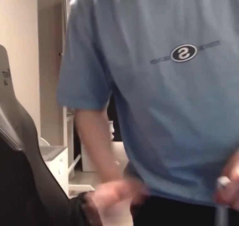 小馋猫这一块！Zeus：有打算去中国看Viper的比赛，他会不会请我吃北京烤鸭啊？