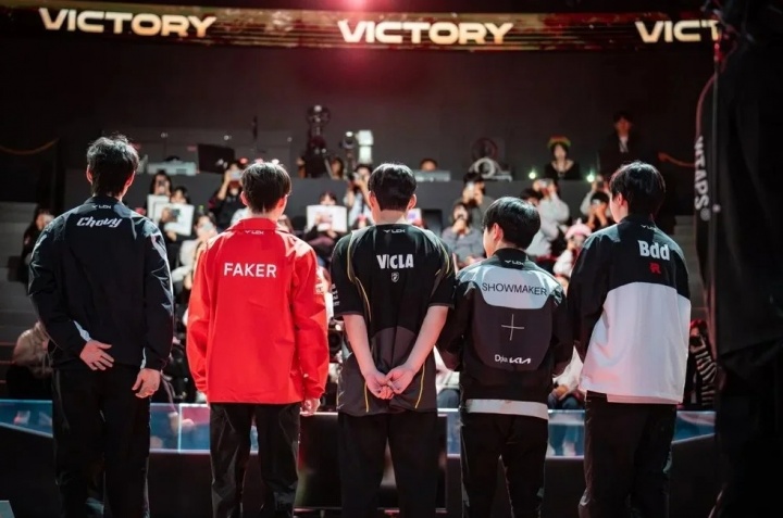 自18年后，VicLa成为第六位代表LCK出征国际赛事的中单选手