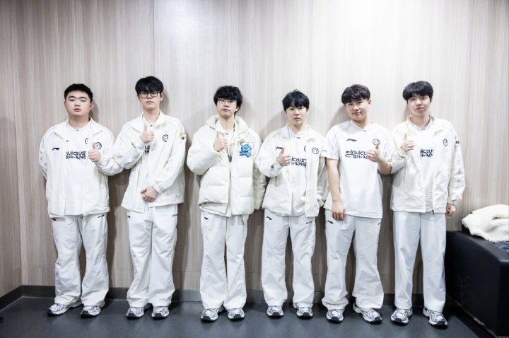 iG赛后更博：无论是鼓励还是批评都会化为支撑我们继续前行的力量