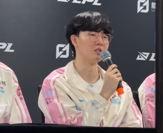 Viper：去年先锋赛就五个队没什么意思，今年是很好的机会能卫冕