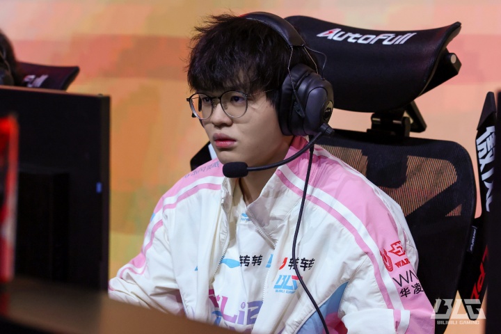 Xun：“要去巴西咯~先锋赛拿个冠军回来”