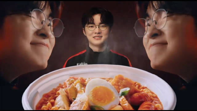 Faker与韩国食物品牌的最新视频广告:经典韩式泡面+年糕/豆腐