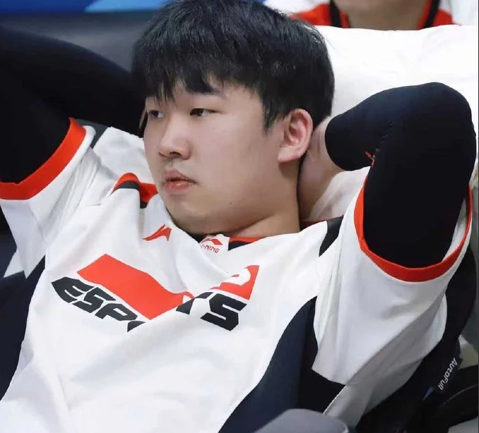 Reddit热议Naiyou被禁赛：眼看小奶油要C赢了，只能明演了