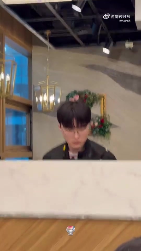 爱海底捞人设不倒！粉丝在海底捞偶遇Faker、Peyz和Untara