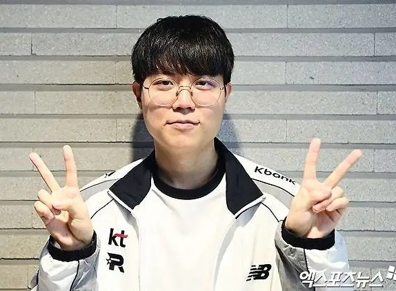 Cuzz：训练赛还不是非常顺利，对阵NS预计是场苦战