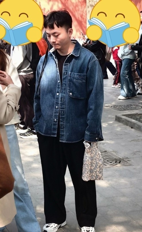 媒体人谈Light：他也是个狠人，退了就彻底退了这口饭都不沾边了