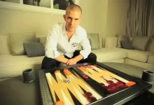 【EV扑克】“我就是个蠢货”——Gus Hansen 的崩塌与重生，从赌桌之神到输光数百万-乐玩真人线上娱乐