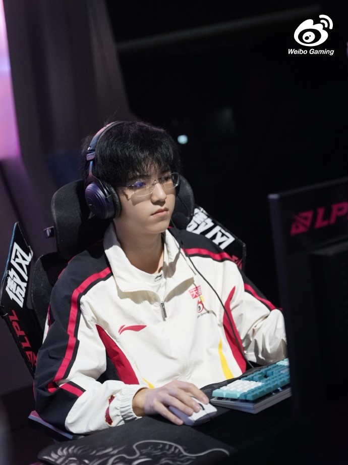 WBG发布对阵NIP赛前返图:准备就绪,今天比赛加油!