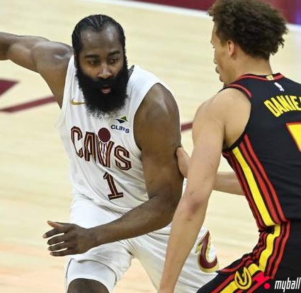 迈博体育 一夜1签2裁!哈登拒轮休冲刺收官,库里复出勇士冲击附加赛