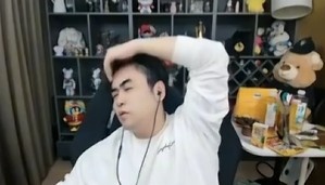 朱开:我不评价场外,现在Renard打挺好的,鸡哥这时也没必要回来