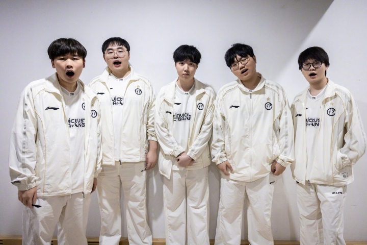 要连败了吗?iG本周末将迎魔鬼赛程,连续三天背靠背交手BLG/TES/BLG!