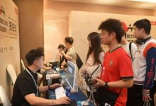 【EV扑克】第三届国门杯次日 | 广西三月三，主赛A组开打共135人次参赛，林峰CL携35人晋级第二轮，邓彪勇夺开幕赛冠军-乐玩真人线上娱乐