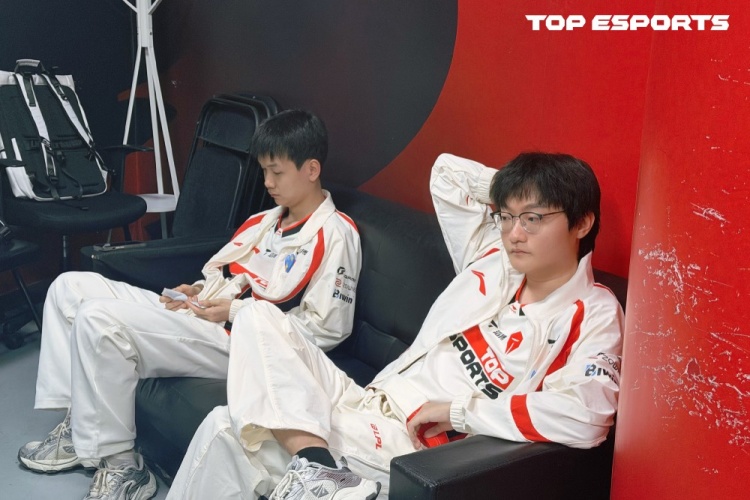 这谁能想到呀？TES遭WBG横扫 大场6连胜+小场12连胜遭终结