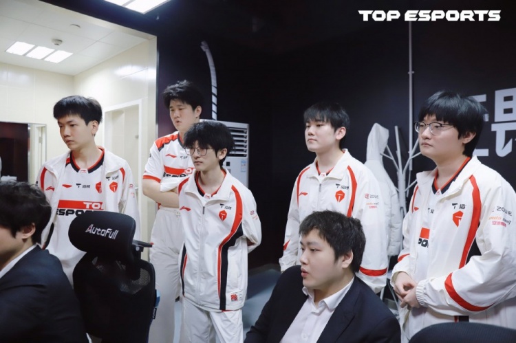 有压力吗？TES不敌WBG 仅凭小场战绩在积分榜领先BLG