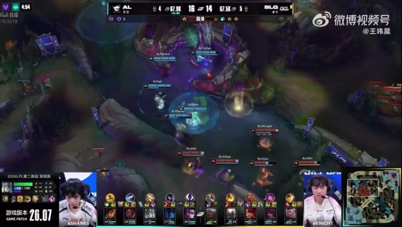 媒体人：Tarzan这波龙坑转圈是人啊？圣枪哥和Hope也不干净一直送